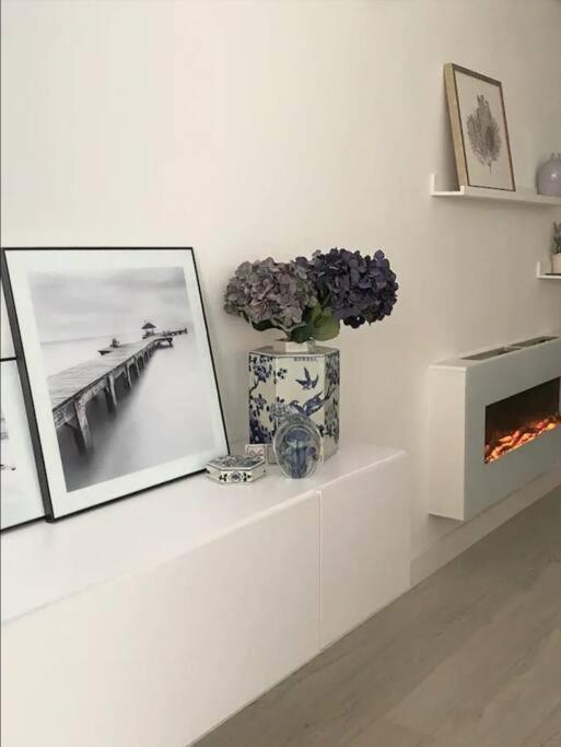 Moderno Apartamento Con Garaje Privado En El Centro De Vigo Exterior photo
