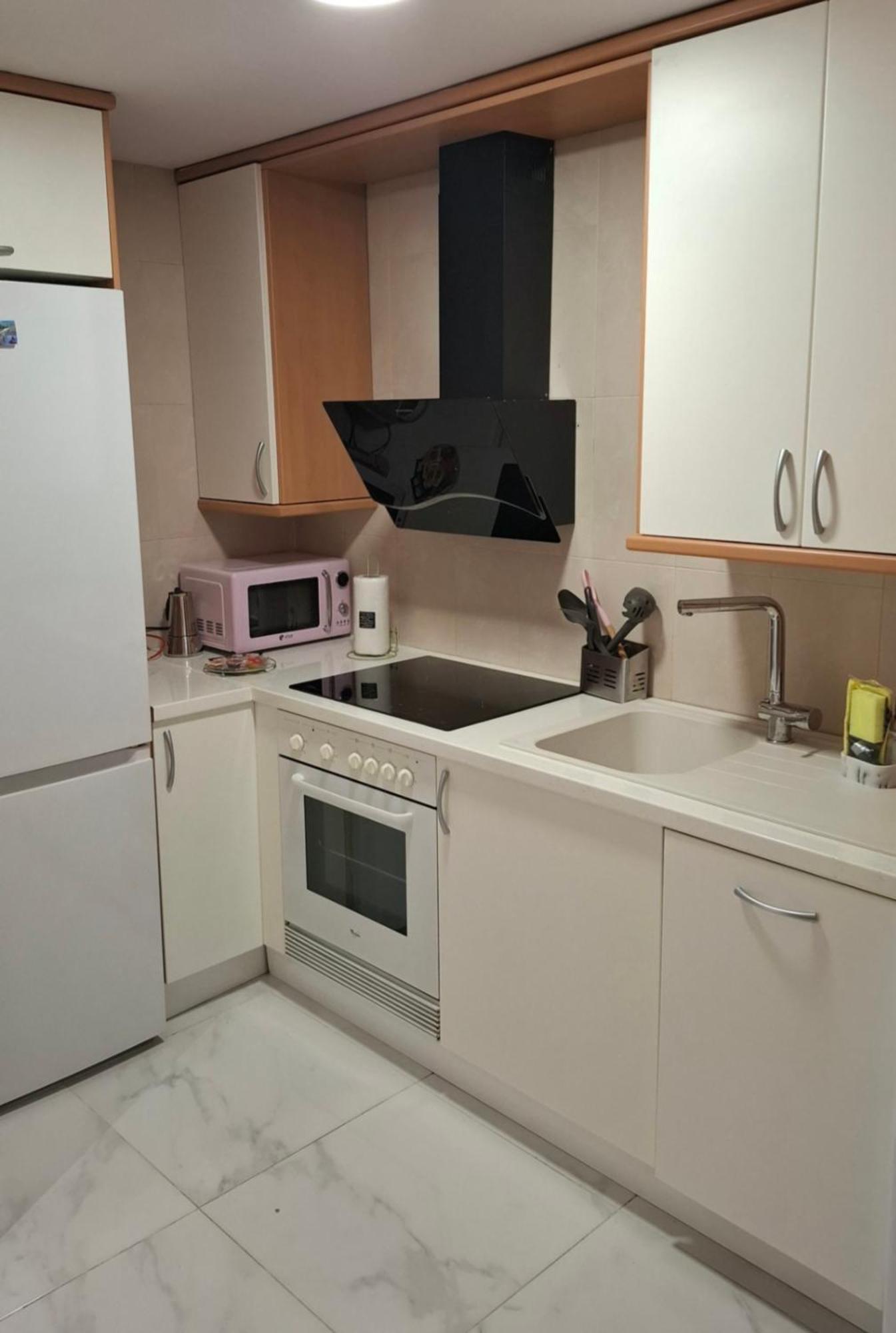 Moderno Apartamento Con Garaje Privado En El Centro De Vigo Room photo