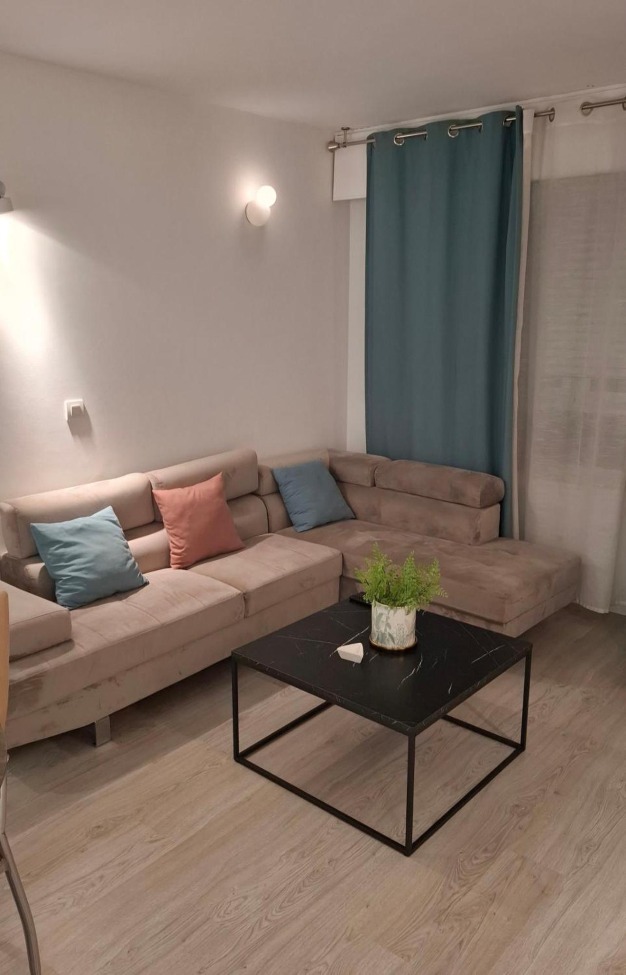 Moderno Apartamento Con Garaje Privado En El Centro De Vigo Room photo